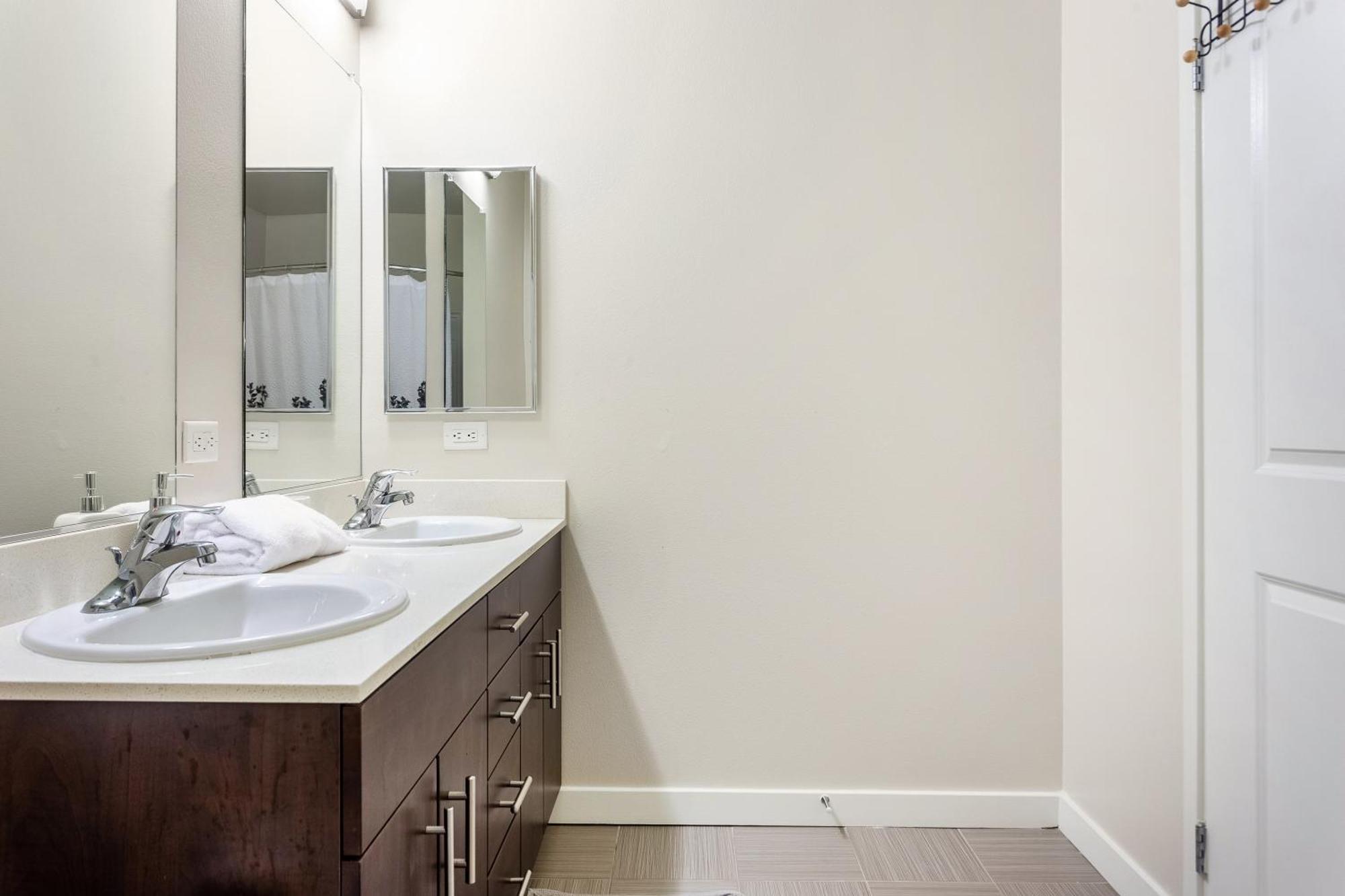 Luxury 2 Bedrooms 2 Bathrooms With Pool And Gym 로스앤젤레스 외부 사진